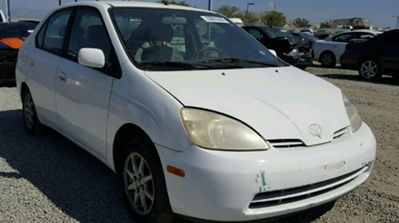 2002, White Prius. Clean Title!